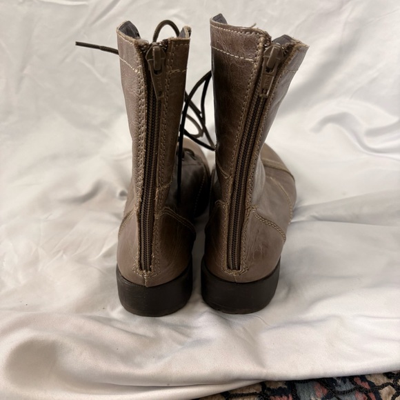 Steve Madden Brown Leather Combat Boots size 8.5 - Picture 3 of 9